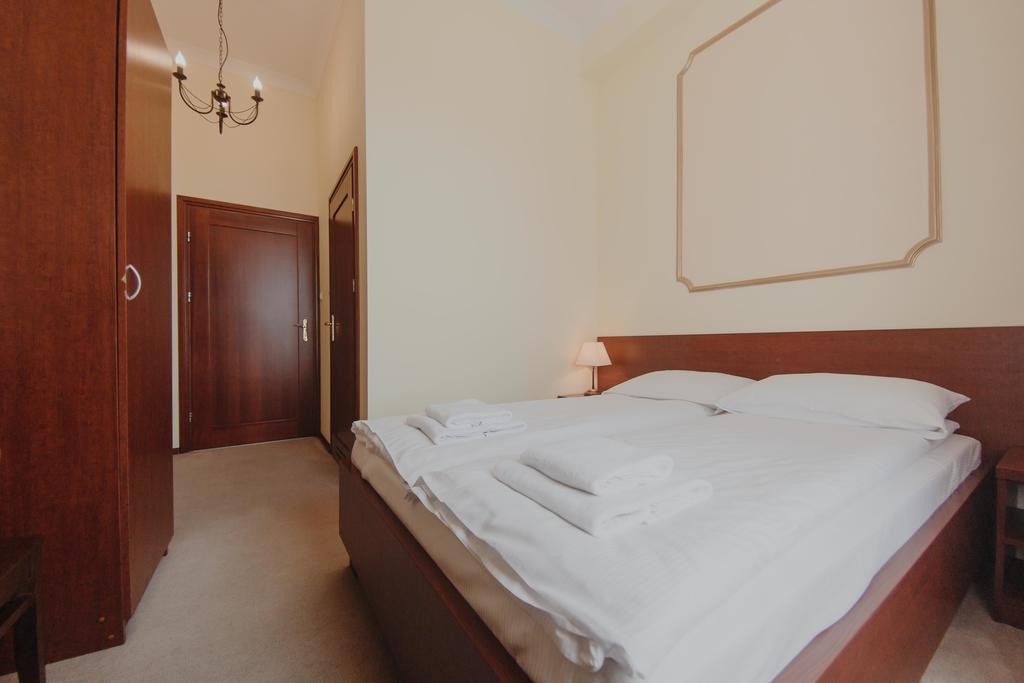 Hotel Cesarski - Kaiserhof Giżycko Exteriér fotografie